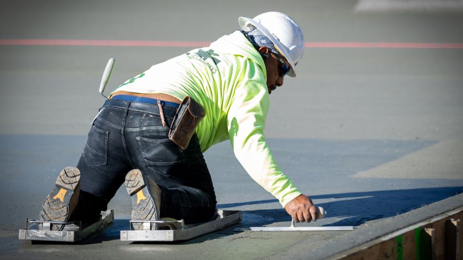 crew member smoothing solo