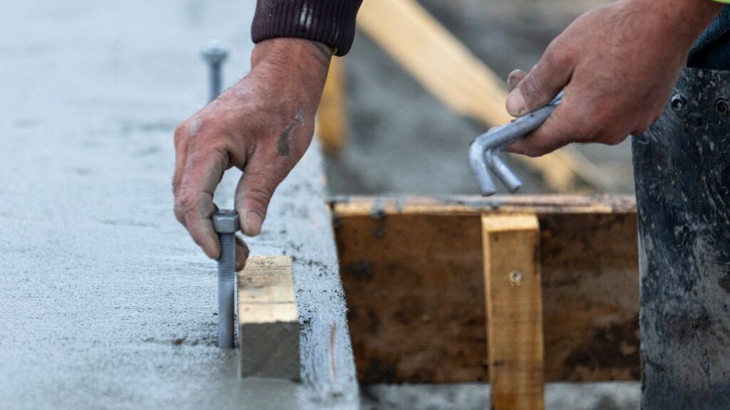 Crew small nail detail